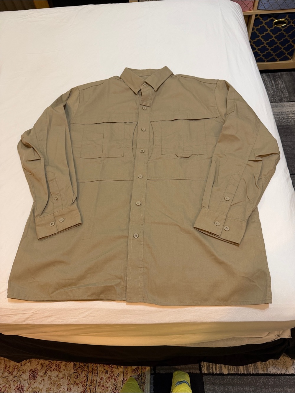 Dickies Men’s button down work shirt size L in excellent condition